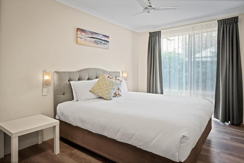 บรอดวอเตอร์ รีสอร์ต Hotel บัสเซลตัน ภายนอก รูปภาพ