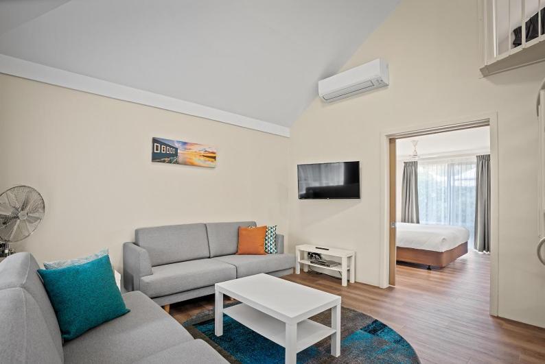 บรอดวอเตอร์ รีสอร์ต Hotel บัสเซลตัน ภายนอก รูปภาพ