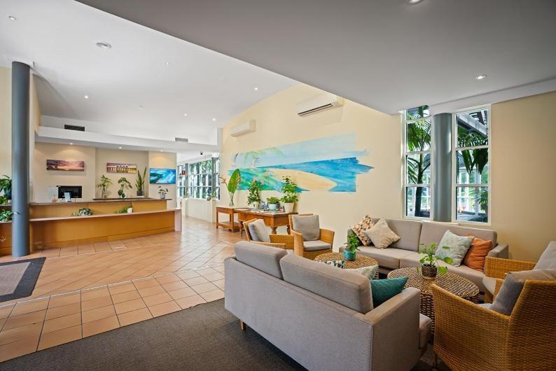บรอดวอเตอร์ รีสอร์ต Hotel บัสเซลตัน ภายนอก รูปภาพ